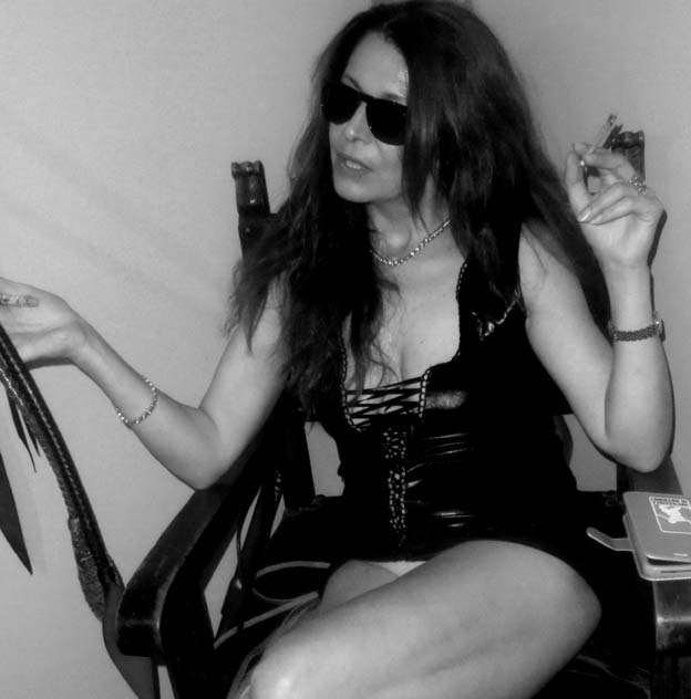 fetish misress isabella www.padronaisabella.org