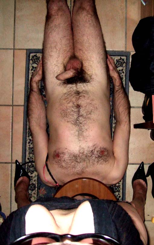 padrona isabella femdom pissing 3
