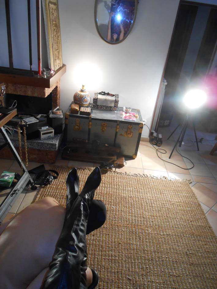 Mistress Isabella Deutsh slave KW www.mistressisabella.org